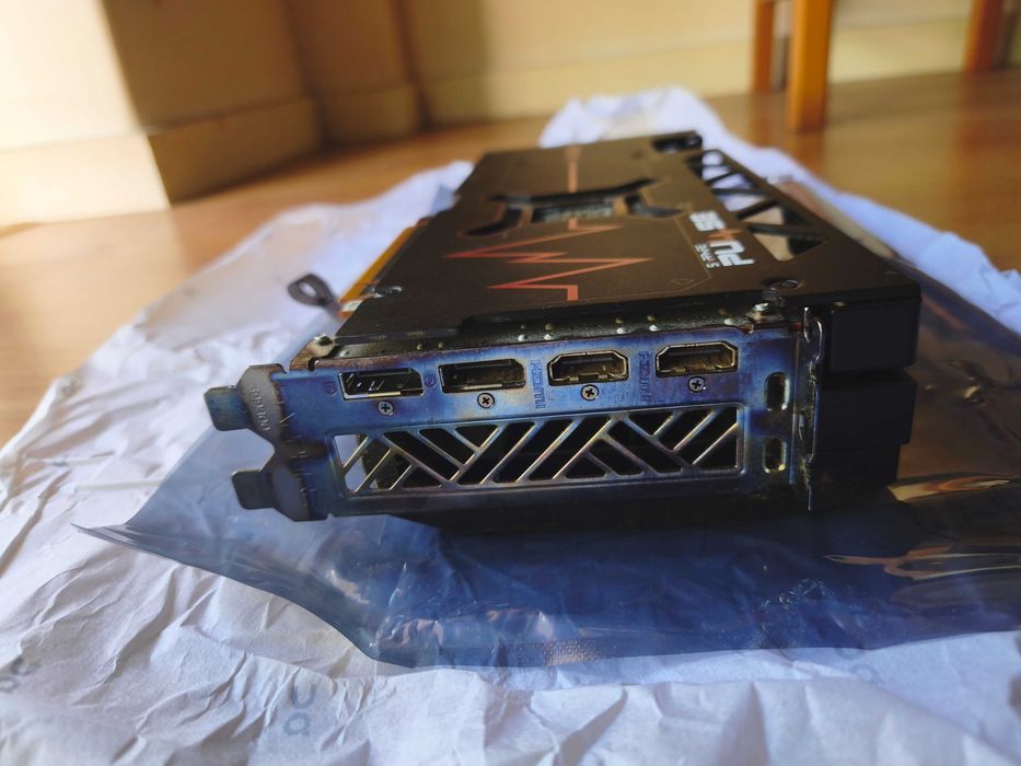 Placa Gráfica Sapphire Radeon 7700 XT Pulse 12GB GDDR6