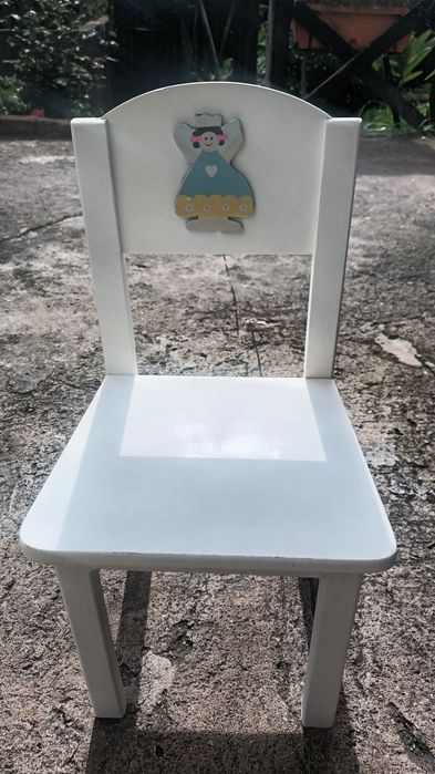 Cadeira  criança em madeira