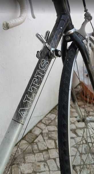 Bicicleta de estrada ALTIS