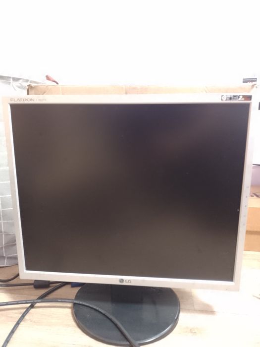 Монітор 19 LG Flatron L1953TR