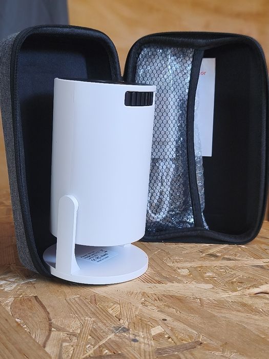 Mini Projetor Portátil + Mala de oferta Novos