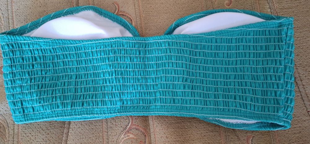 Góra do  bikini typu bandeau