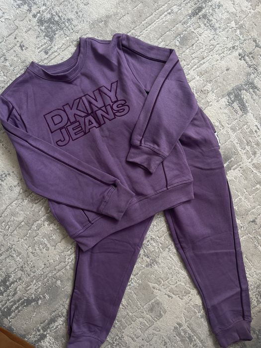Костюм фірми dkny новий