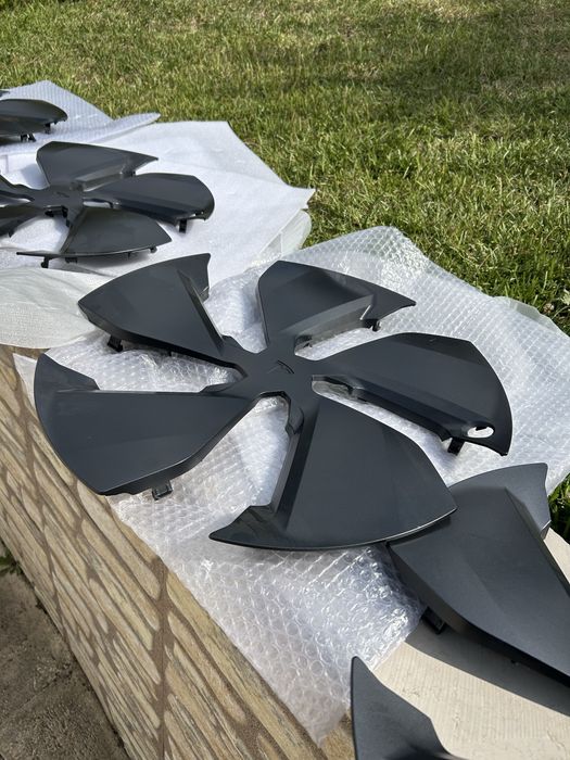 Tampões originais para Tesla Model Y Juniper 19",