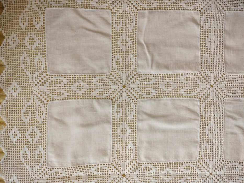 Toalha de mesa em linho e renda