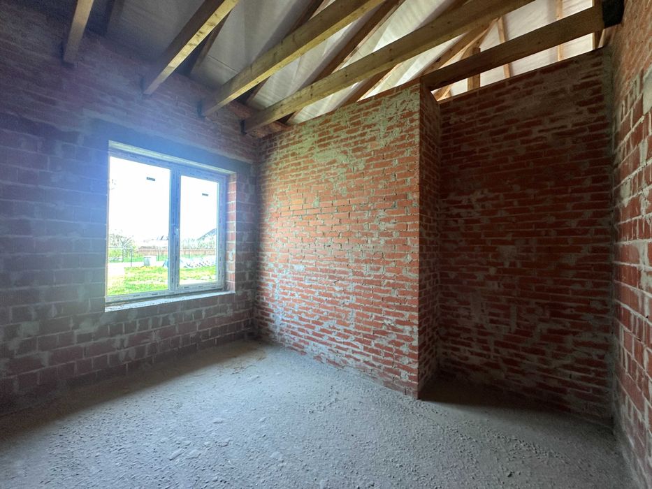 Сучасний будинок 150м² у Драгомирчанах простора ділянка, гараж, тераса