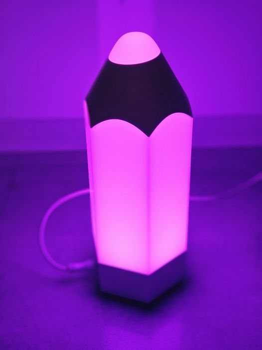 Lampka nocna na biurko Ikea