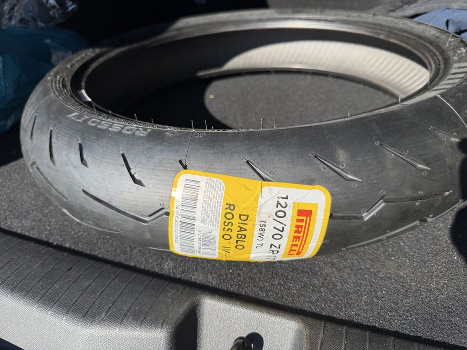 PNEU Pirelli Diablo Rosso IV 120/70R17