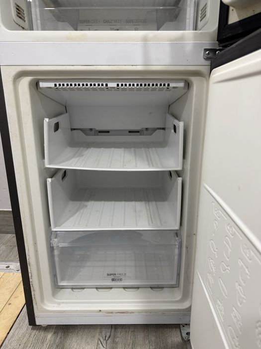Холодильник Ariston Hotpoint