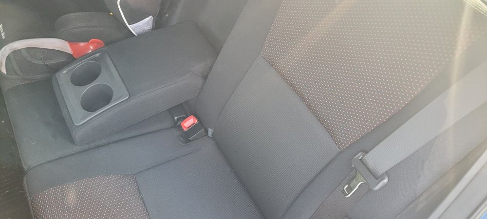 Auris 1.6 prestige club sport