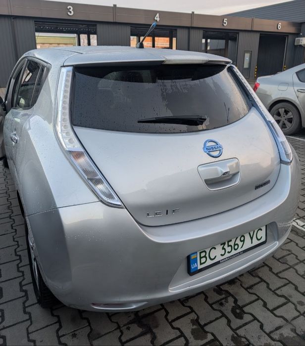 Nissan leaf 2012