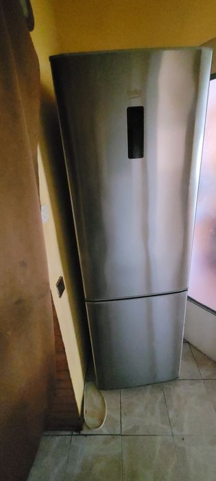 Lodówka no Frost bez rozmrażania srebrna inox Beko 180cm uszkodzona