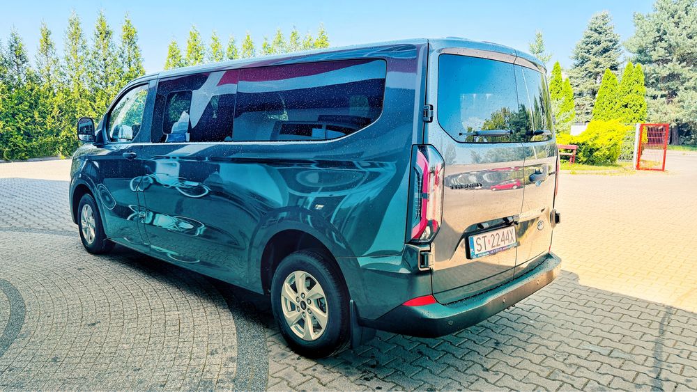 Wynajem busów FORD Custom 2.0L Ecoblue 2025r. automat. 9 osobowy, LED