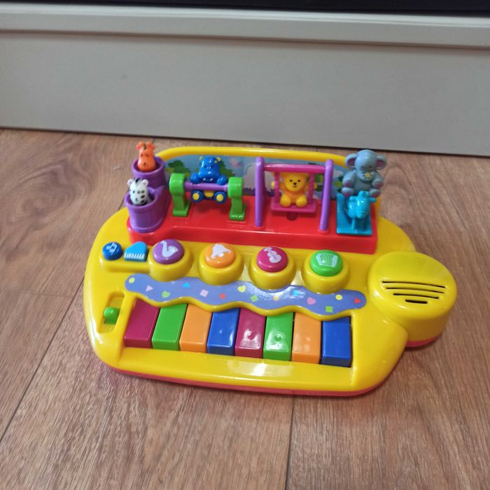 Піратський корабель, ковчег, трактор