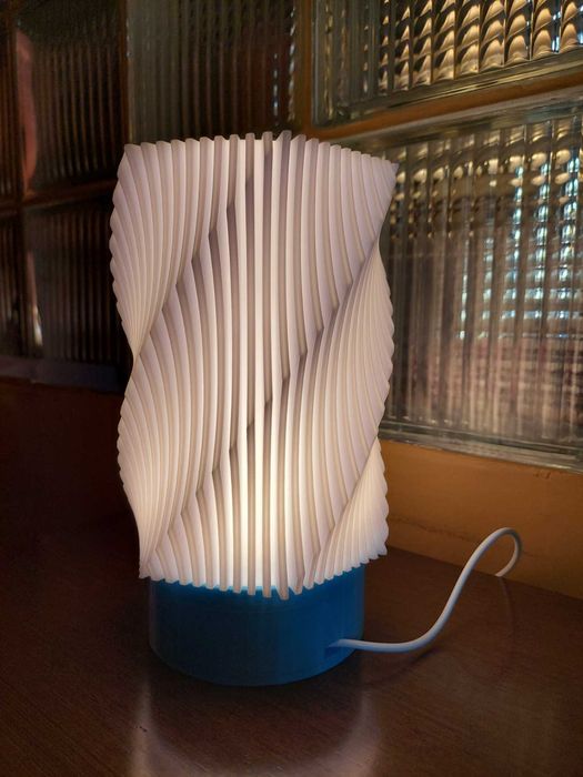 Candeeiro LED - Twisted Hexagon