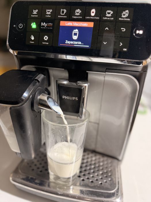 Ekspres do kawy Philips Latte Go EP4349 niski przebieg