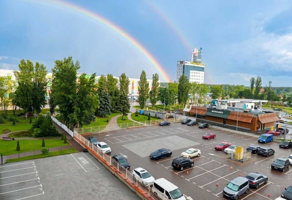 Квартира погодинно та подобово Київ з Premium-апартаментами в стилі Loft біля метро| Величезний Smart TV 75” | Безпечний поверх | Укриття