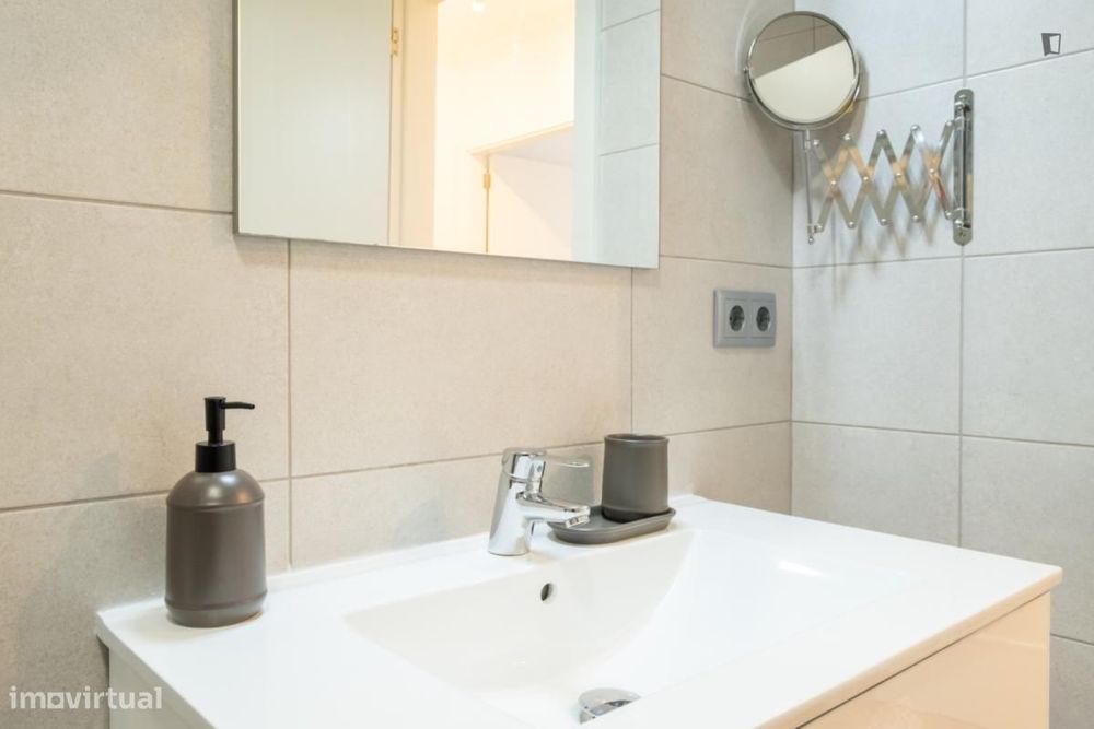 Apartamento com 3 quartos - localizado em Mafamude Porto