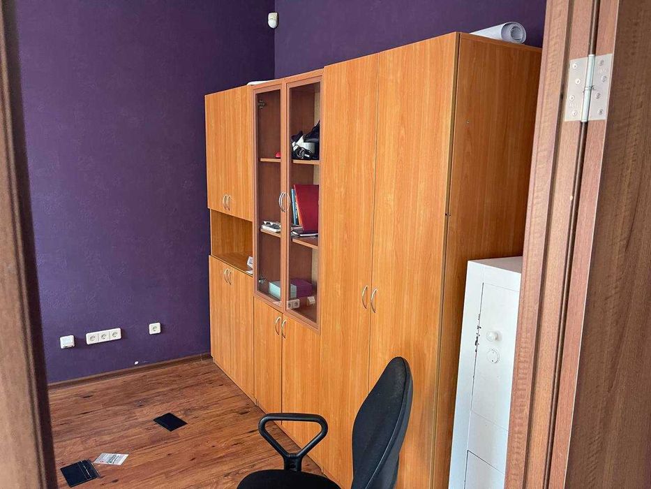 Розпродаж з офісу стелажи,тумби,столи, крісла,стільці,оргтехніка