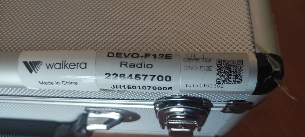 Transmissor de radio, Walkera -F12E de 12 canais de alta gama.