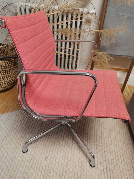 Fotel Vitra EA107 /Nowy ponad 10 000zł