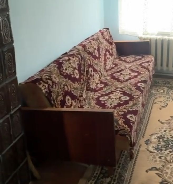 Диван розкладний та крісла