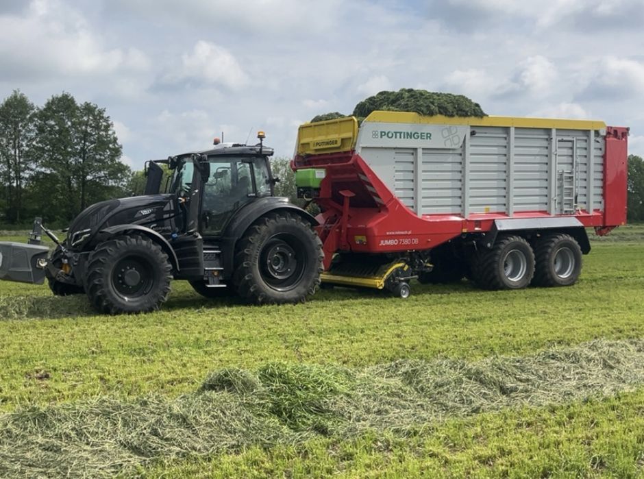 Zbiór traw nową przyczepa samozbierająca Pottinger Jumbo 7380db