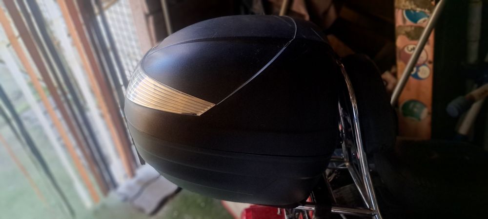 Kufer centralny na kask