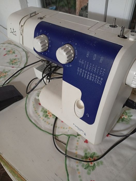 Máquina de costura portátil
