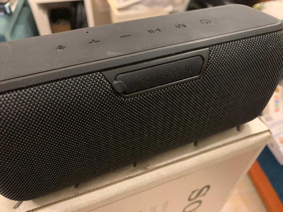 COLUNA DE SOM PORTATIL QILIVE + PHONES QUE NUNCA FGORAM USADOS
