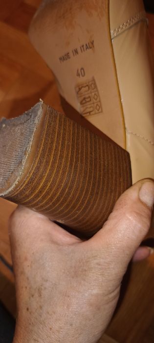 Carvela Made Italia.botki damskie lakierowane