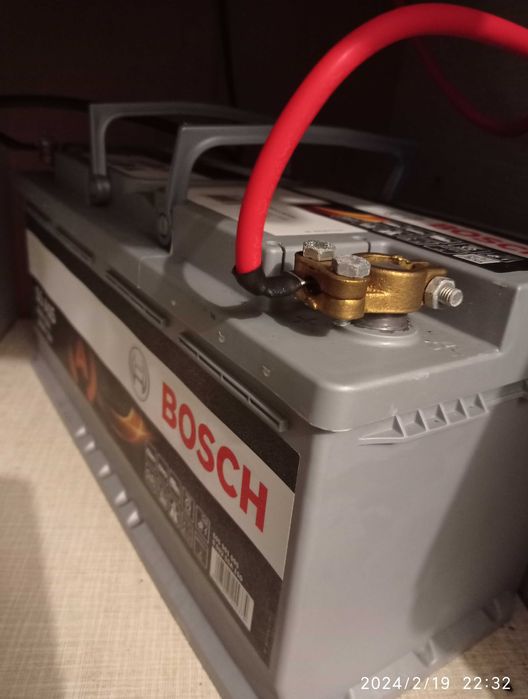 Джерело електроживлення, акумулятор Bosch S5 A15+ інвертор+зарядне.