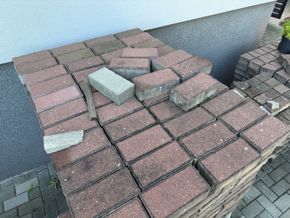Kostka brukowa 8cm używana czerwona