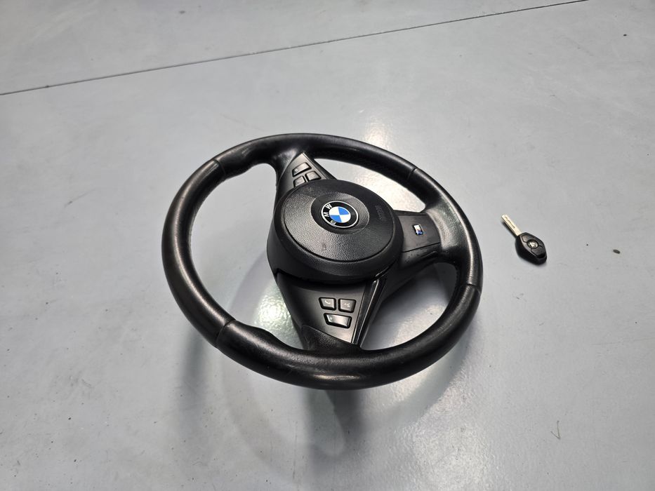 Volante pack M bmw serie 5 e60 e61 ( chave)