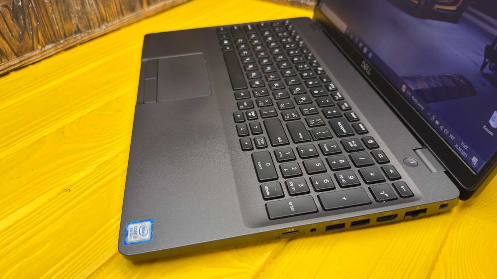 Супер Ціна! Офісний Ноутбук Dell Latitude 5500 /Core i7-8665u/UHD 630