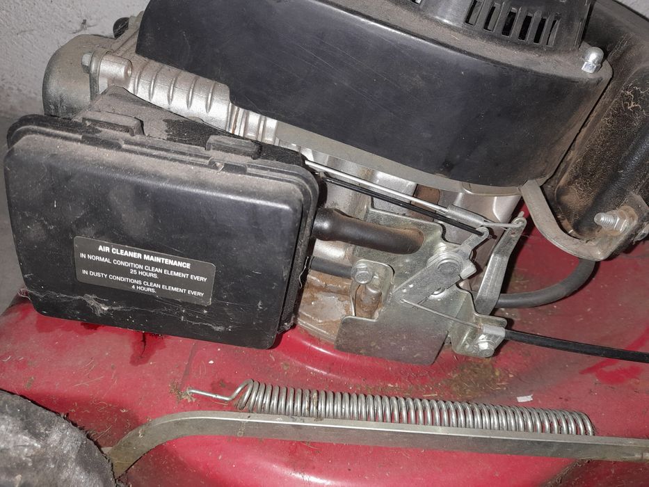 Corta relvas a gasolina