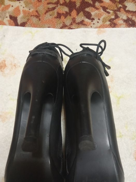 Продам. Ботинки женские. T. TACCARDI.