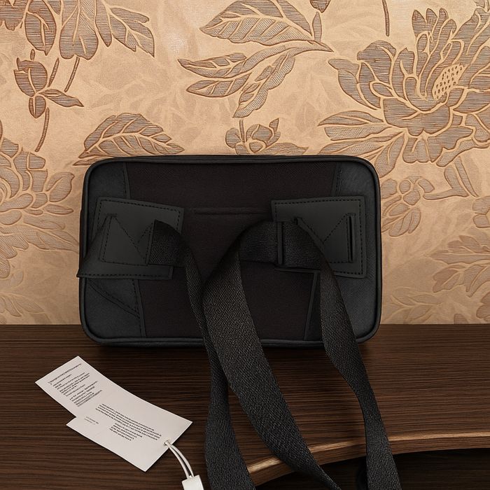 Сумка чорна Lacoste