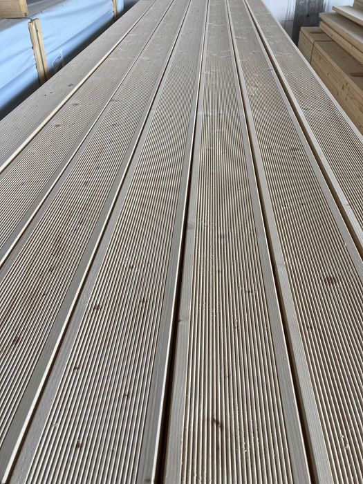 Deska tarasowa ryflowana świerk 28 x 145 mm