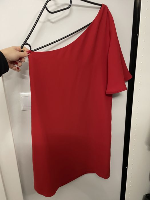 Czerwona, nowa elegancka sukienka Mango