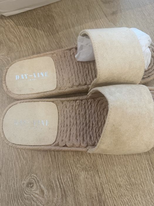 Sprzedam nowe klapki damskie