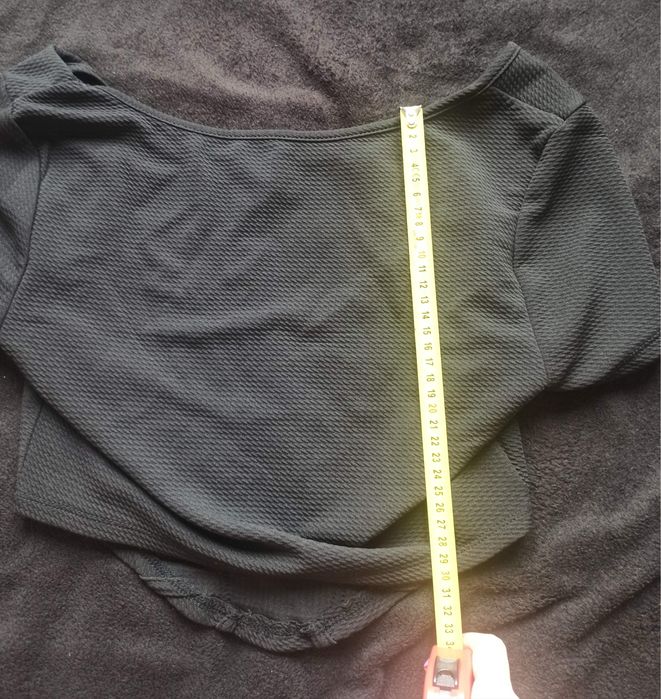 Nowy czarny crop top
