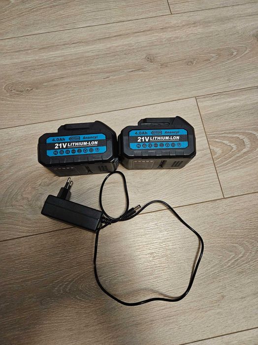 Akumulatory Gisam Yofidra makita 2 sztuki + ładowarka