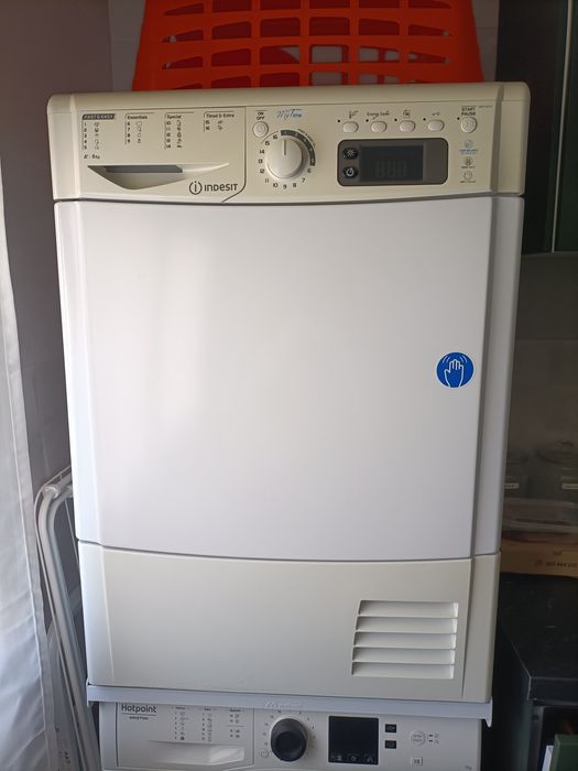 Máquina de secar Indesit