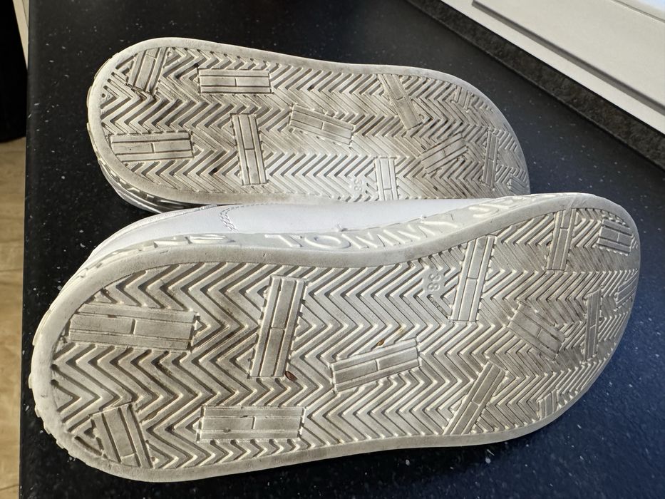 Buty Tommy Hilfiger 38 roz