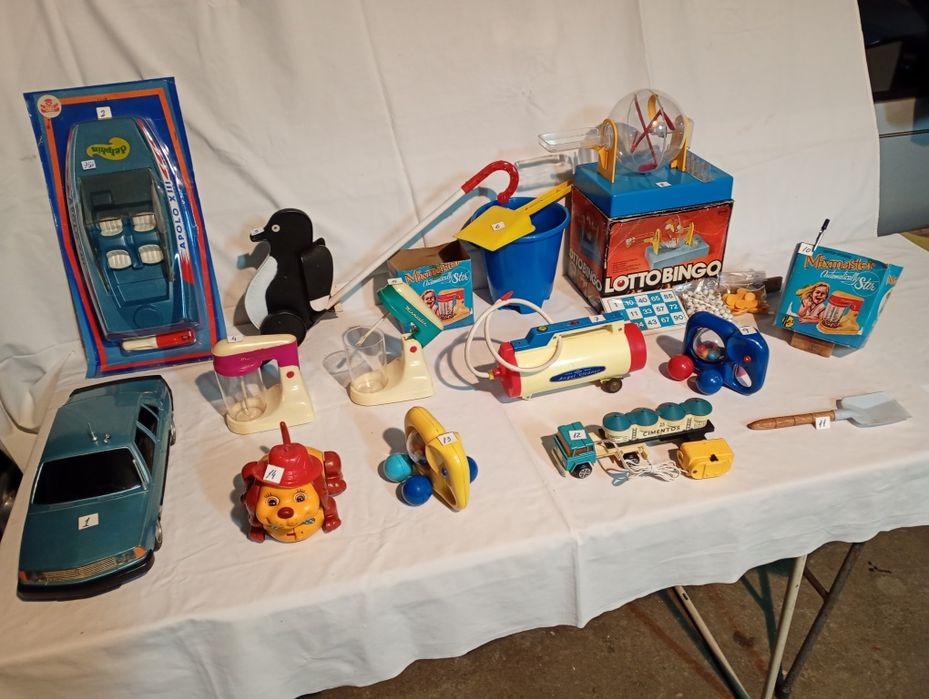 Brinquedos antigos anos 80 em plástico