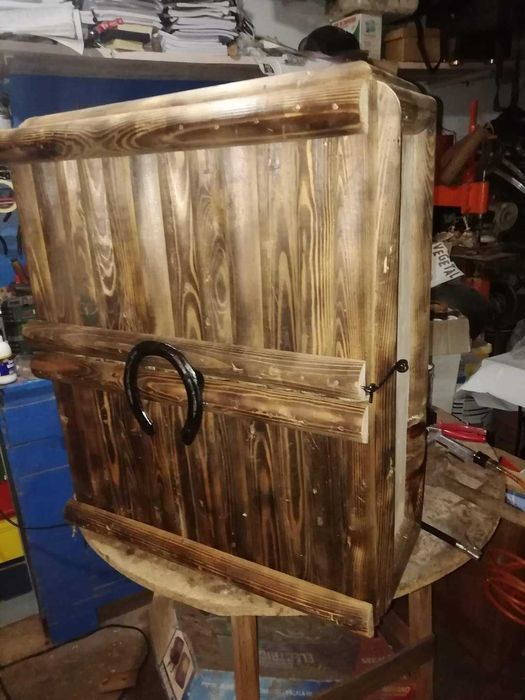 Bar de parede rústico