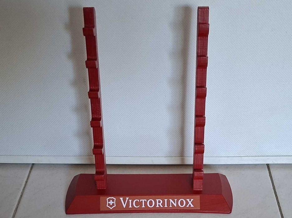 Expositor artesanal para Canivetes / Navalhas Victorinox