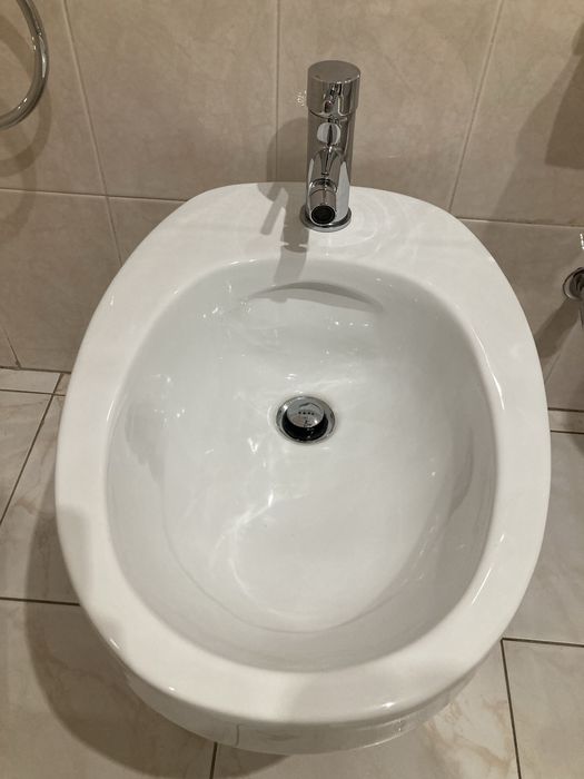 Bidé e torneira como novo