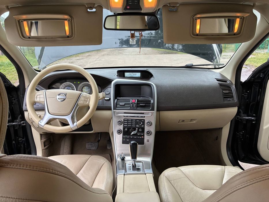 Продам Volvo XC60 2.4 дизель автомат 4wd